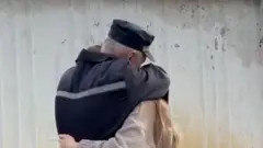 Алексей Москалев встретился с дочкой Машей после освобождения из колонии.