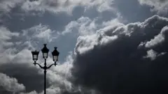 શિયાળો વરસાદ ઠંડી ગરમી હવામાન ગુજરાત બીબીસી દીપક ચુડાસમા ગુજરાતી બીબીસી ગુજરાતી મોસમ ખેતી ખેતર ખેડૂત પાક પાણી