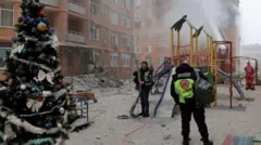 ялинка, руйнування 