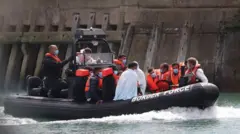 قایق مهاجران از کانال مانش، از فرانسه به بریتانیا