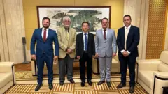 Júlio Pinheiro, prefeito de Amargosa, na Bahia, em viagem à China em 2023, para assinatura de um protocolo de intenções com a Deej World