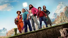 Cena mostrando os personagens de 'Um Filme Minecraft'