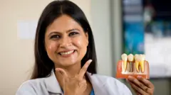 દાંતનું પોલાણ, સડો, સ્વાસ્થ્ય, બીબીસી ગુજરાતી ડેન્ટિસ્ટ દાંતનું દર્દ બ્રશ પેઢું દાંતમાં પોલાણ કે સડાથી કાયમી છુટકારો મળી શકશે, વૈજ્ઞાનિકોએ શું દાવો કર્યો? 