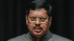 භූෂන් රාමක්‍රිෂ්ණ ගවයි (බී.ආර් ගවයි) ඉන්දියාවේ 52 වන අගවිනිසුරුවරයා ලෙස අද (මැයි 14 වැනිදා) දිවුරුම් දුන්නේය.