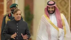 এর আগে সৌদি আরবের কাছে বিনিয়োগের প্রস্তাব রেখেছিল পাকিস্তান। 