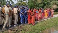 অভিযানে গিয়ে সন্দেশখালিতে বাধার সম্মুখীন হয় পুলিশ। 