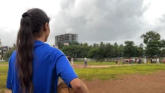 பாதுகாப்பற்ற பொது மைதானங்கள், கால்பந்து கனவை கைவிடும் ஏழைச் சிறுமிகள்