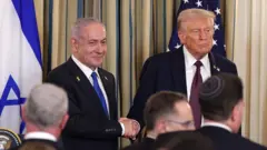 যৌথ সংবাদ সম্মেলনে ডোনাল্ড ট্রাম্প ও বেনিয়ামিন নেতানিয়াহু