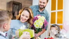 O Dia das Mães é uma excelente oportunidade para quem vende cartões, flores e outros presentes