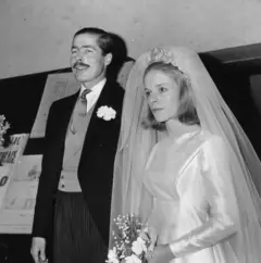 28 de noviembre de 1963: John Richard Bingham, conde de Lucan, y Veronica Duncan tras su matrimonio.