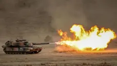 ပေးပို့မယ့်ကျည်တွေဟာ M1 Abrams တင့်ကားတွေမှာ အသုံးပြုဖို့ ဖြစ်ပါတယ် 