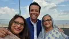 शेख़ हसीना अपनी बेटी और बेटे सजीब वाजिद के साथ