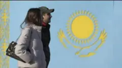 К﻿азакстанда добуш берүү жүрүп жатат