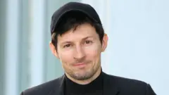 Pavel Durov washinze urubuga rwa Telegram, mu ifoto yambaye ingofero 