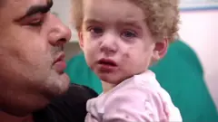 حرب غزة: الغارات الجوية الإسرائيلية على منطقة الإخلاء تصيب الأطفال