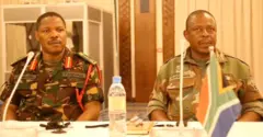 Gen. Jacob John Mkunda umugaba w'ingabo za Tanzania na Gen Rudzani Maphwanya w'ingabo za South Africa mu nama i Goma