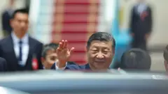 တရုတ် သမ္မတ ရှီကျင့်ဖျင် ဗီယက်နမ်နိုင်ငံ ဟနွိုင်းကို သွားရောက်ခဲ့စဥ် - ဧပြီလ ၁၄ ရက်နေ့