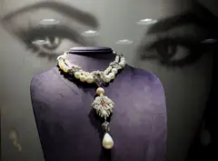"La Peregrina", um colar Cartier de pérolas, diamantes e rubis que pertenceu à atriz americana Elizabeth Taylor