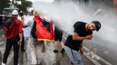 demonstracije u Tirani