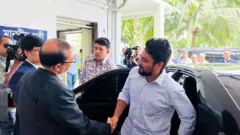 সচিবালয়ে প্রথম কর্মদিবসে উপদেষ্টা নাহিদ ইসলাম 