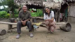 أفراد قبيلة تسيماني