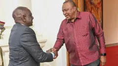 Pirezidant Uhuruu Keeniyaataafi pirezidantii haaraa kan filaman Wiiliyaam Ruutoo