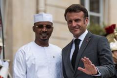 Emmanuel Macron et Mahamat Idriss Deby Itno à l'Élysée, le 16 février 2023.