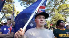 Молодой человек с австралийским флагом