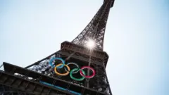 パリの象徴「エッフェル塔」