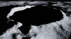 ภาพจำลองภูมิประเทศที่ขยายจากภาพถ่ายดาวเทียมของแอ่งหลุม Shackleton crater ซึ่งอยู่ในเงามืดอย่างถาวร