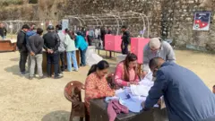 काभ्रेको धुलिखेलमा भएको नमुना मतदान