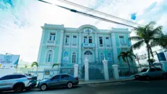 Fachada del antiguo hospital