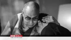 ဒလိုင်းလားမား လမ်းညွှန်မှုခံယူနေတဲ့ ရစ်ချတ်ဂီယာ