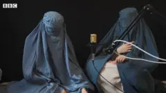 Abagore bo muri Afghanistan baririmba binyegeje