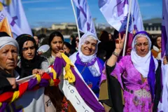 Mujeres participantes en la manifestación por la igualdad de género y contra la violencia hacia las mujeres en Estambul, Turquía.