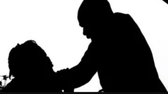 Aworan ọkọ ati iyawo ti wọn n ja