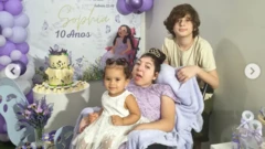 Foto mostram os três filhos de Ianka - Emanuel, Sophia e Ester - no aniversário de Sofia