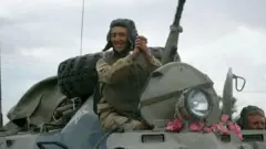 Афганистандан чыгып кетип жаткан совет жоокерлери