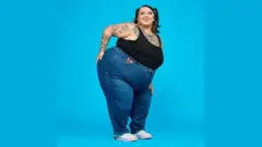 스내그 의류 쇼핑몰 모델 소피