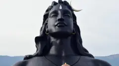 கோவை ஈஷா மையம் 