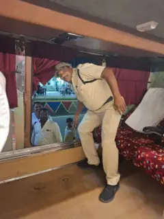 மோட்டார் வாகன விதி, தனியார் பேருந்துகள்