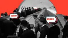 Foto de hace algunas décadas mostrando a muchos hombres en trajes subiéndose a una escalera eléctrica y diciendo "sorry".