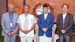 प्रधानमन्त्री केपी ओलीसँग उपकुलपति केशरजंग बराल, खड्ग केसीर केदार रिजाल
