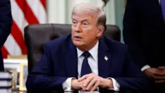 ABD Başkanı Donald Trump, Beyaz Saray'da İsrail ve Lübnan arasındaki ateşkesin uzatılmasıyla ilgili açıklama yapıyor