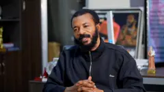 Na mkparịtaụka ya na BBC Igbo were, Obi kọwaara anyị na ya so usoro iwu obodo ahụ nakwa iwu gọọmenti Imo steeti kwadoro oge ọ zụrụ ala ahụ. 