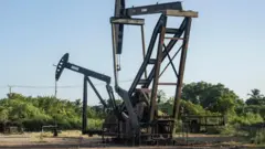 చమురు పరిశ్రమ, అమెరికా, సౌదీ అరేబియా, వాణిజ్యం