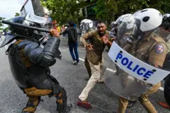 වත්මන් ජනාධිපති රනිල් වික්‍රමසිංහ බලයට පත්වීමෙන් පසු මෙරට මානව හිමිකම් කඩවීම් සම්බන්ධයෙන් දිගින් දිගටම පවතින රජයට චෝදනා එල්ල වුවත්, ජාත්‍යන්තර ප්‍රජාව හෝ දේශීය මානව හිමිකම් සංවිධාන තම මුනිවත රකිමින් සිටින බවට ඇතැම් ක්‍රියාකාරීහු දිගින් දිගටම චෝදනා නගති. 