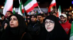 İranlılar ateşkes ilanının ardından Tahran'da bir araya geldi.