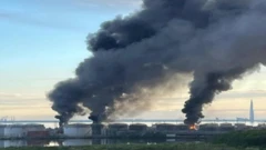 Пожежа в порту Петербурга - горить термінал 