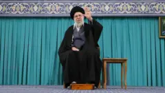 علی خامنه‌ای
